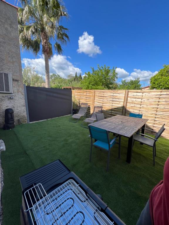 Fotografie z fotogalerie ubytování Appartement T2 avec jardin v destinaci Puget-sur Argens