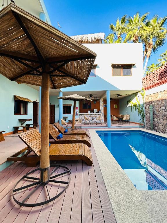 Bazén v ubytování Rosarito Hotel nebo v jeho okolí