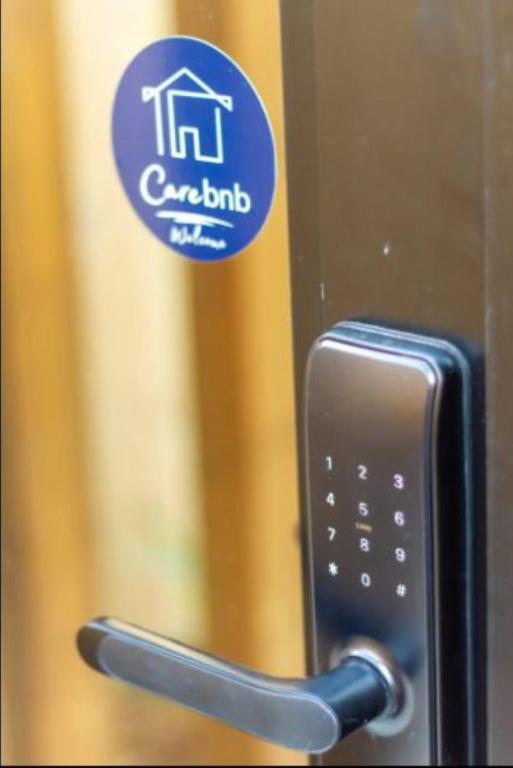 Glamorous 2 bed CBD townhouse w/King bed - Resim 40