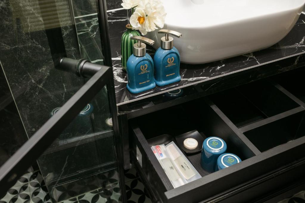 Elegant Boutique Hotel Ha Long - 12