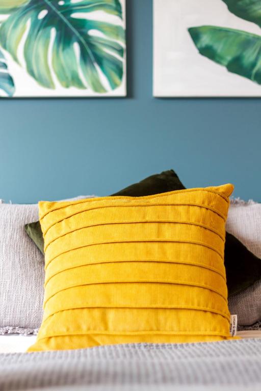 Glamorous 2 bed CBD townhouse w/King bed - Resim 27