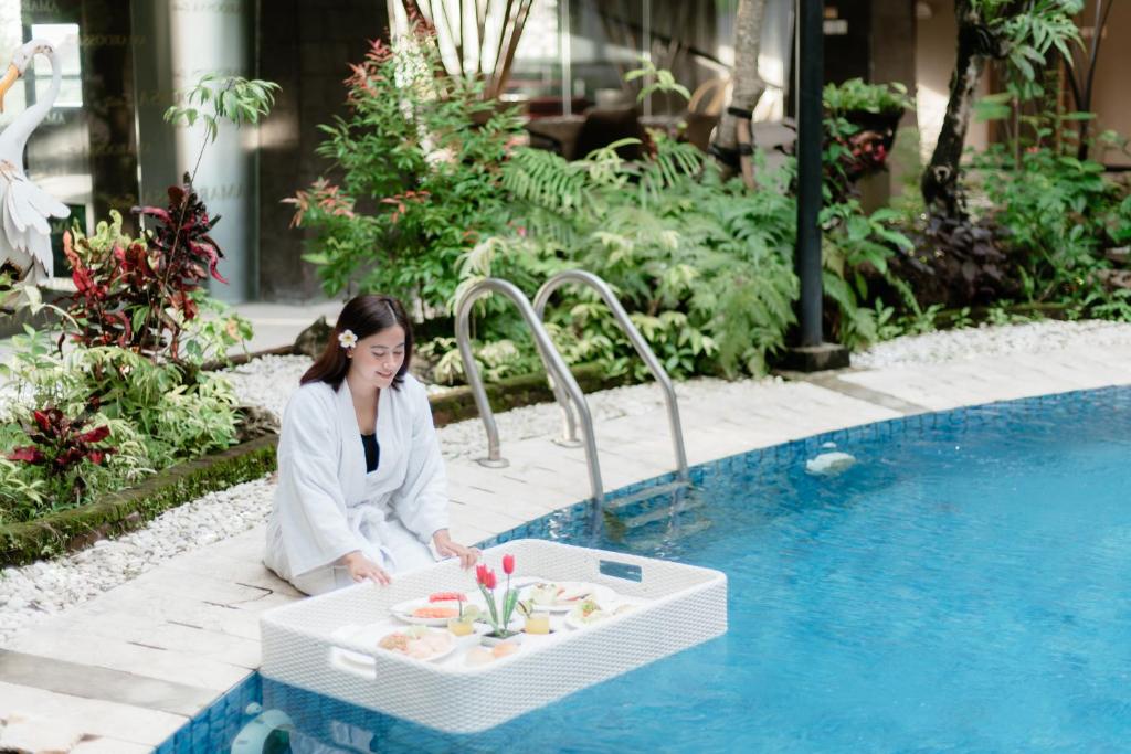 Bazén v ubytování Amaroossa Suite Bali nebo v jeho okolí