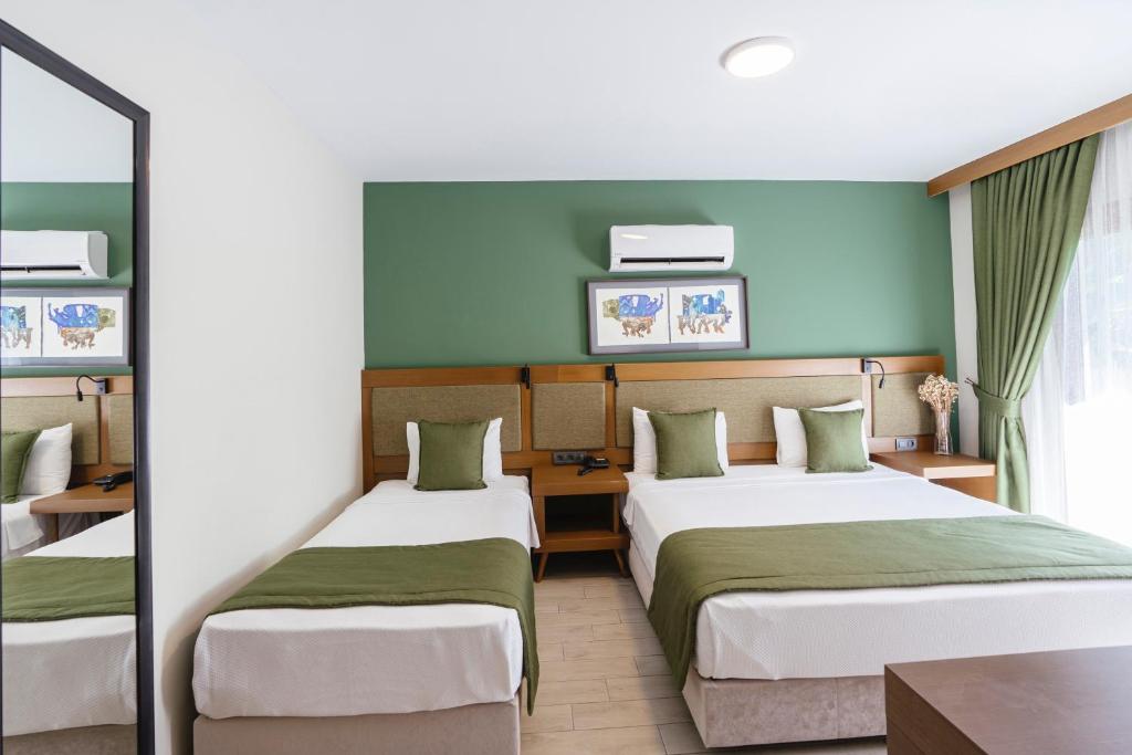 WEST HOUSE EXCLUSIVE HOTEL - 12