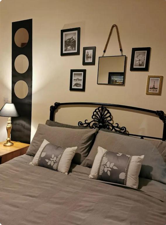 Ein Bett oder Betten in einem Zimmer der Unterkunft Double room in sharing house