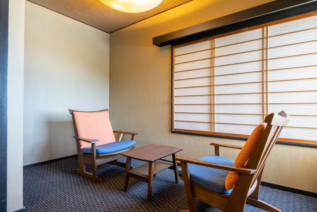 Posezení v ubytování Atagawa Prince Hotel