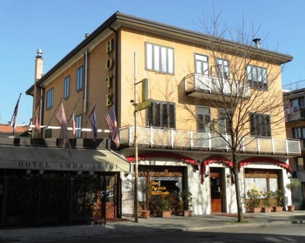 Budova, kde se hotel nachází