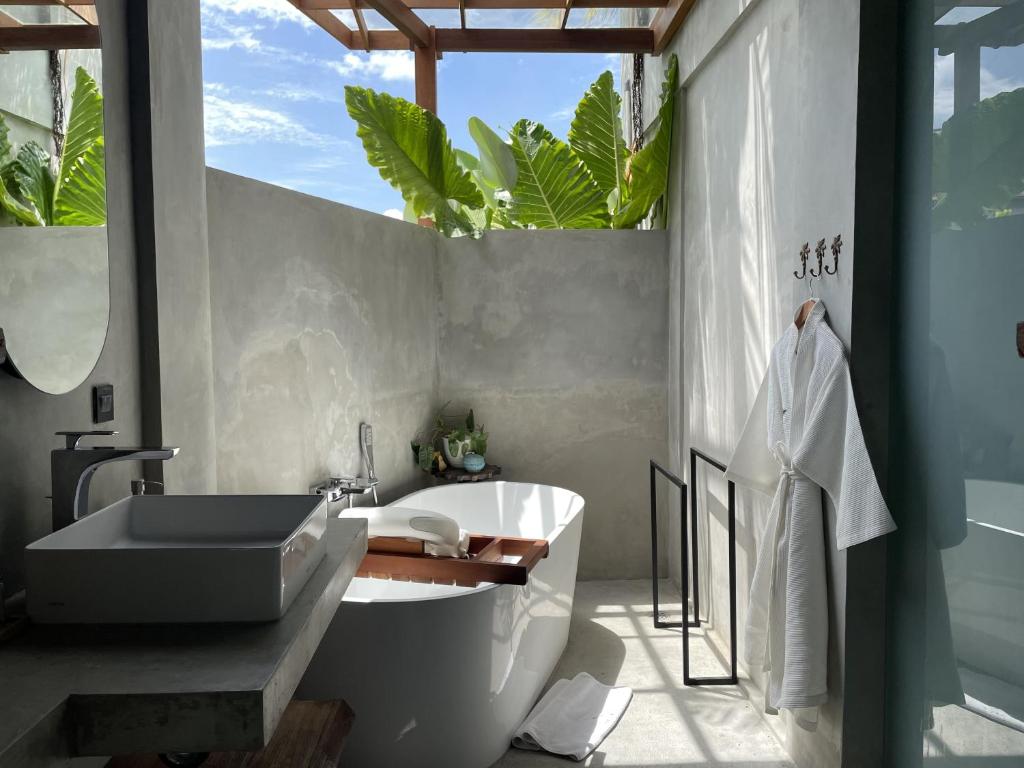 Leafy Lofts Canggu - 3