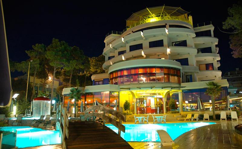 Vela Hotel Restaurant