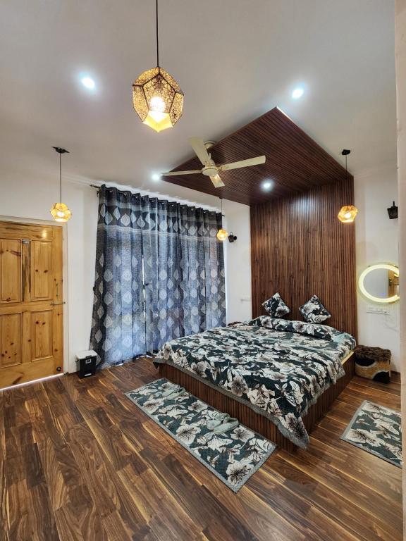 Postel nebo postele na pokoji v ubytování Serenity Inn home stay