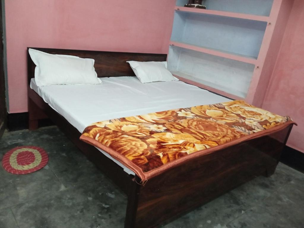 Кровать или кровати в номере Luv Kush Homestay