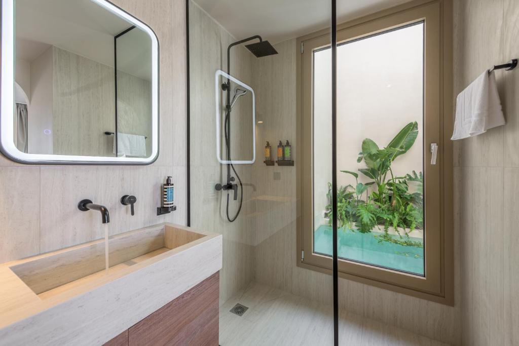 Koupelna v ubytování Solus Suites Milos