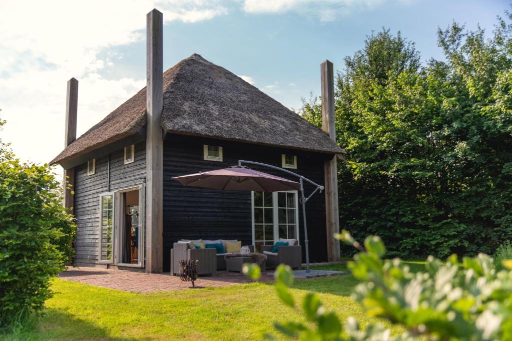 Gallery image of Groepsaccommodatie [2x Reggehooiberg 5p met grote achtertuin] in Zuna