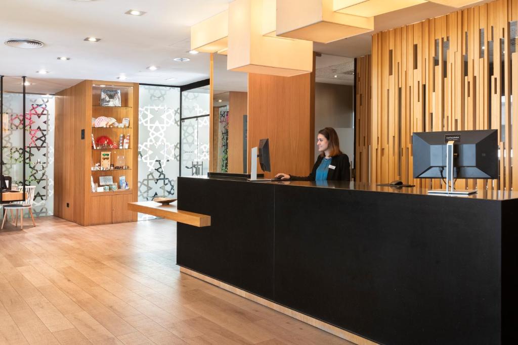 Catalonia Giralda - Resim 7