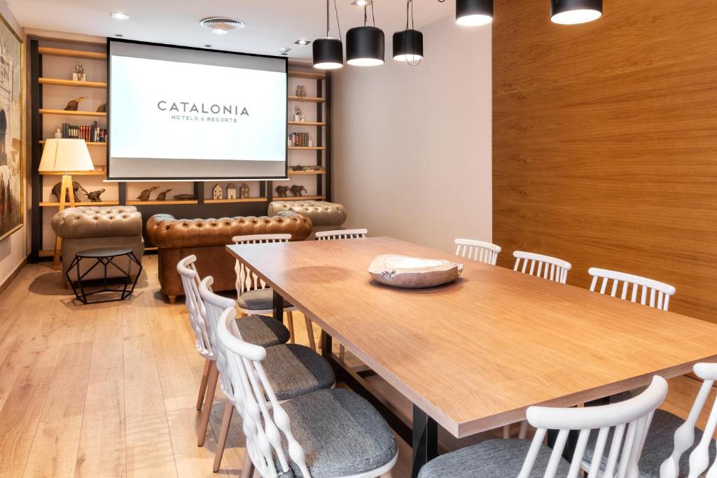 Catalonia Giralda - Resim 38