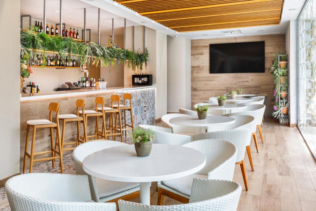 Catalonia Giralda - Resim 12