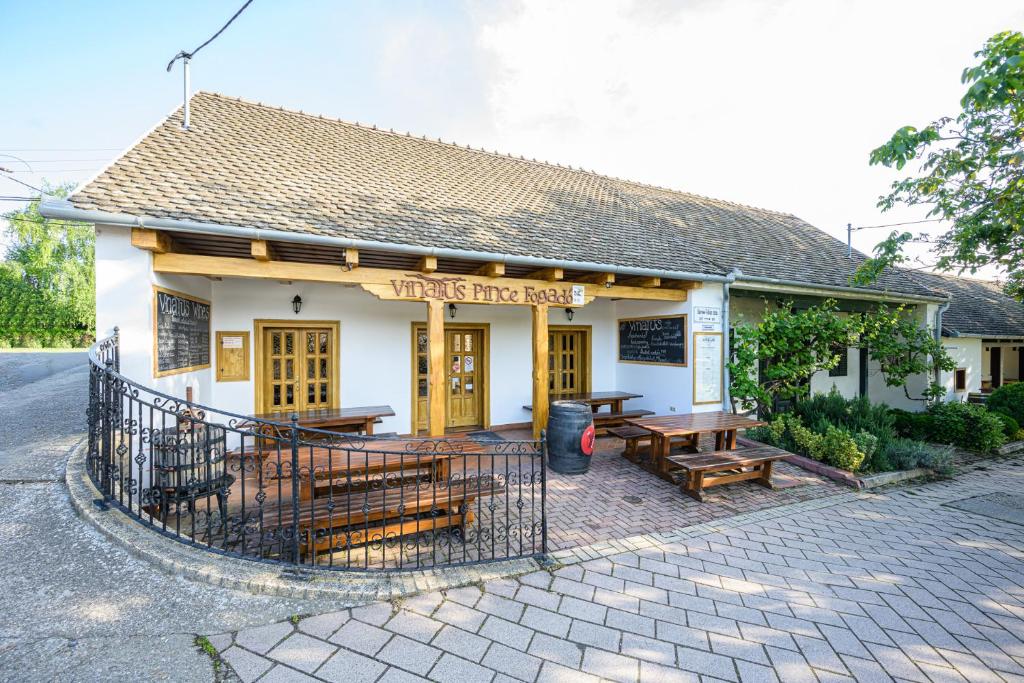 Vinatus Pince - Housity