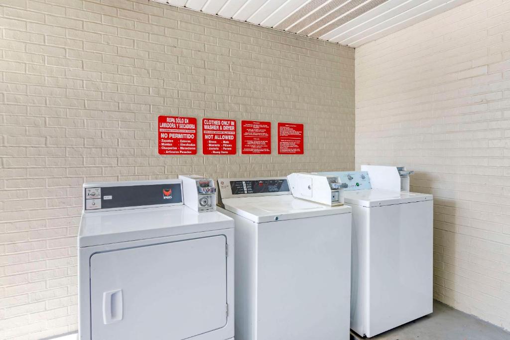 Fotografie z fotogalerie ubytování Econo Lodge Augusta, Downtown v destinaci Augusta