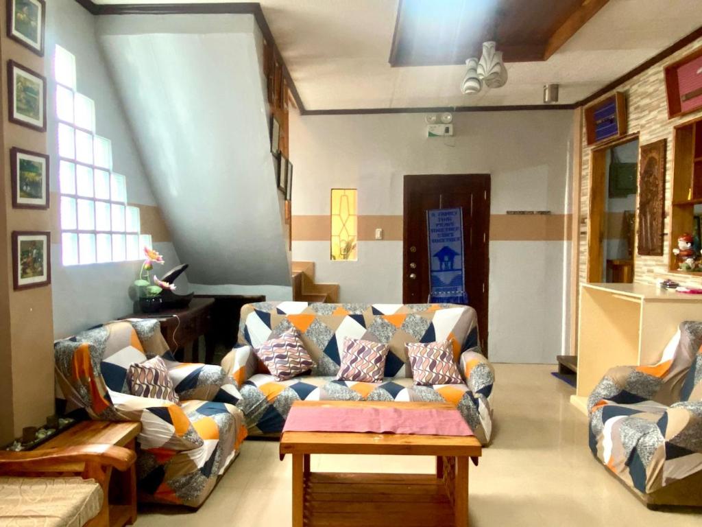 Posezení v ubytování Baguio mountain villa view RW