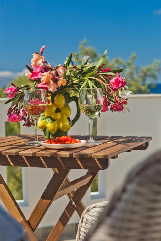 A balcony or terrace at Nikos Studios