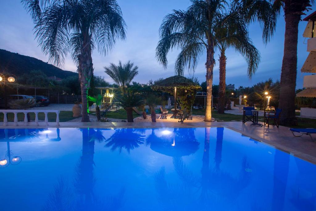 The swimming pool at or close to Villa Dimitris Apartments & Bungalows