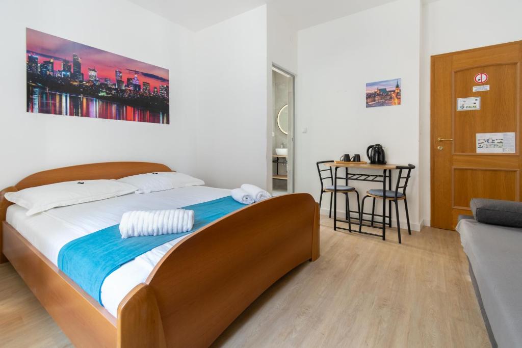 Bed & Breakfast Palac -Free Parking- - Doppelzimmer Mit Zustellbett
