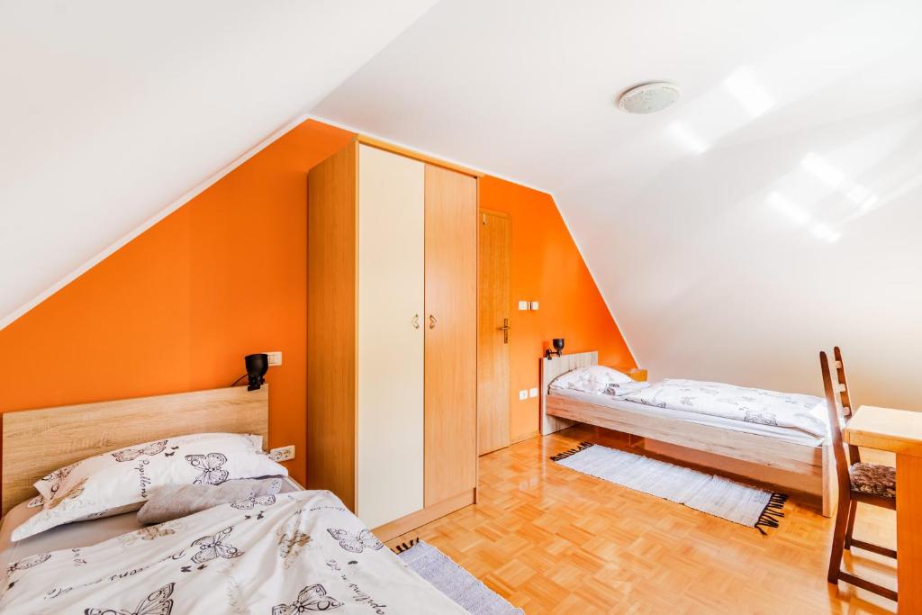 Apartment Bruna Vučič客房内的一张或多张床位