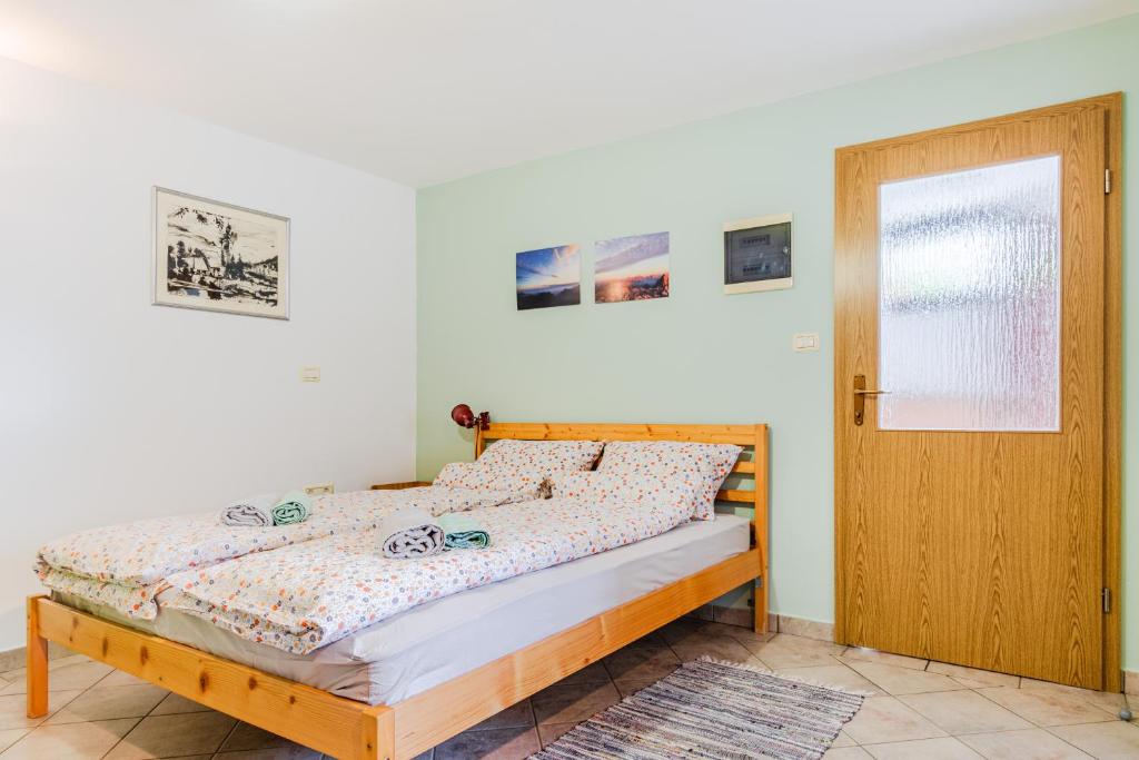 Apartment Bruna Vučič客房内的一张或多张床位