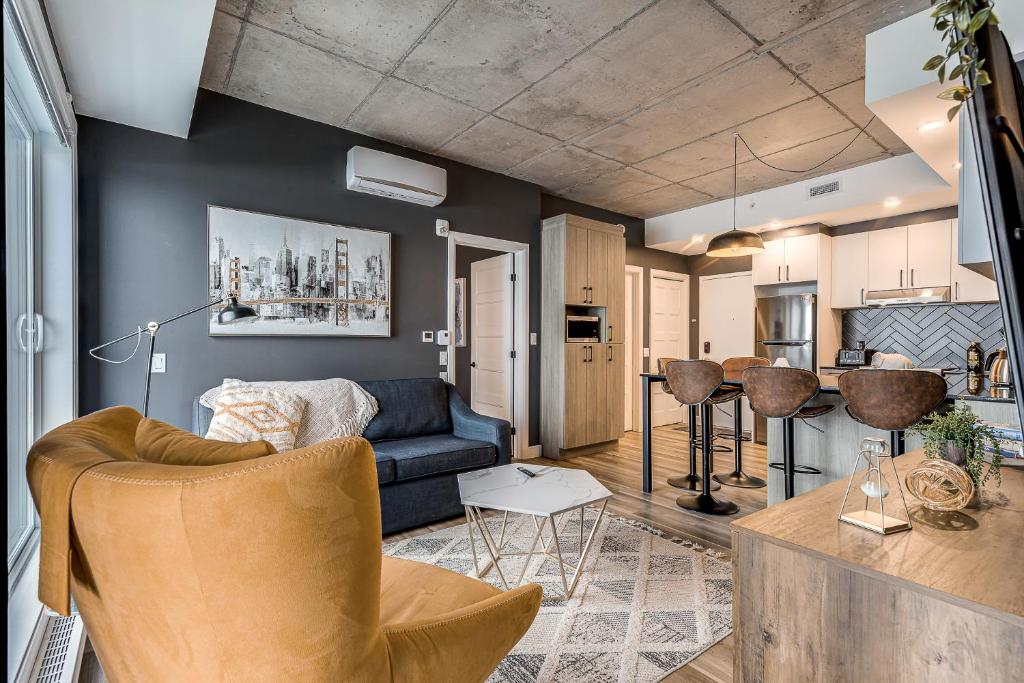 Posezení v ubytování Appartement Luxe, Incredible Sunset View, Pool, Parking, Near Old Québec
