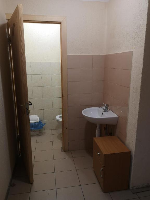 Kambarių nuoma Žeimelyje - Habitación Triple Económica