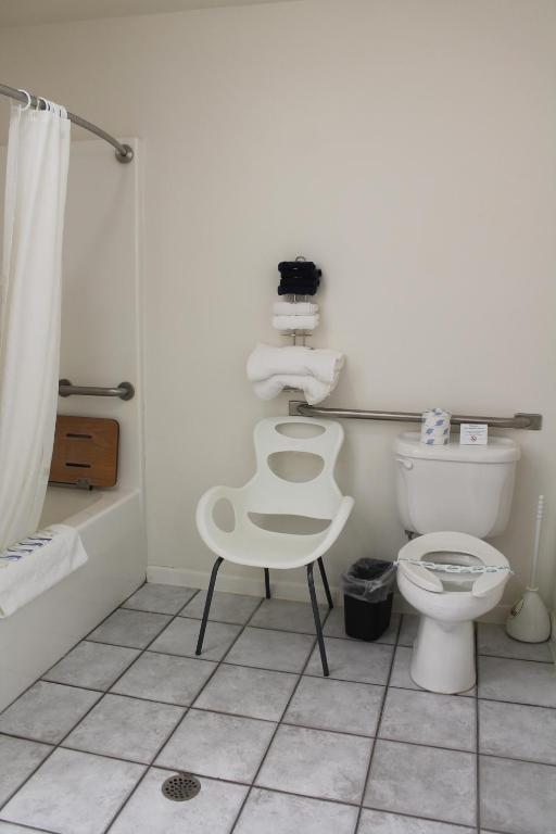 American Host Inn photo