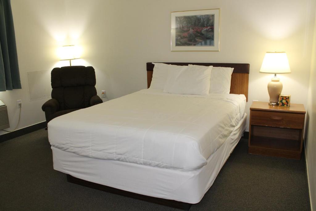 American Host Inn photo