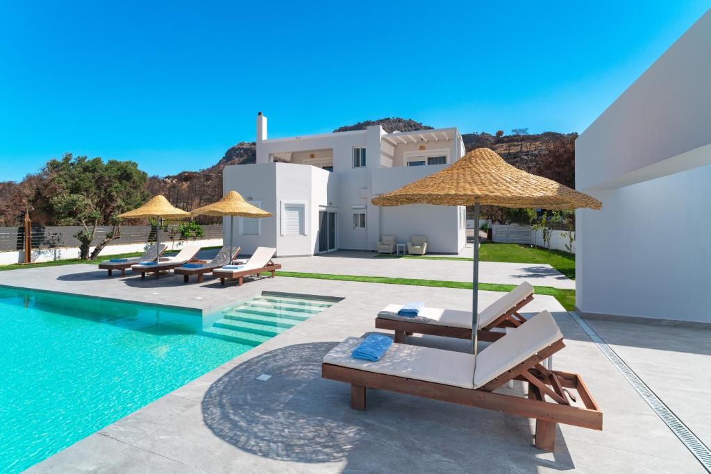 Bazén v ubytování Villa Marina - Glystra Beach nebo v jeho okolí