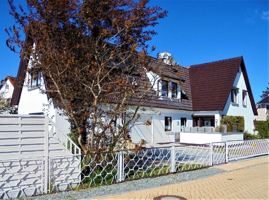 Kleine Ferienwohnung in Zingst mit Garten und Terrasse, Zingst