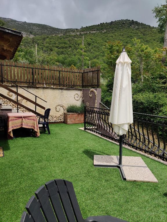 Nespecifikovaný výhled na hory nebo výhled na hory při pohledu z bed and breakfast