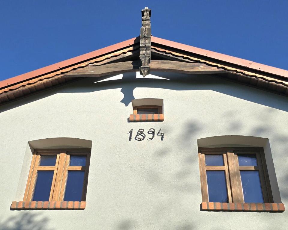Budynek, w którym mieści się gospodarstwo agroturystyczne
