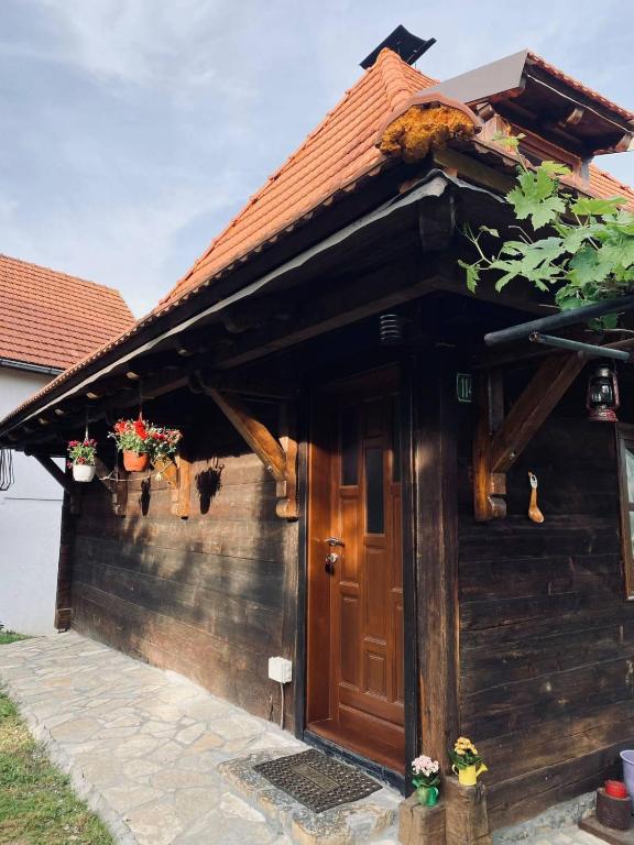 Budova, kde se prázdninový dům nachází
