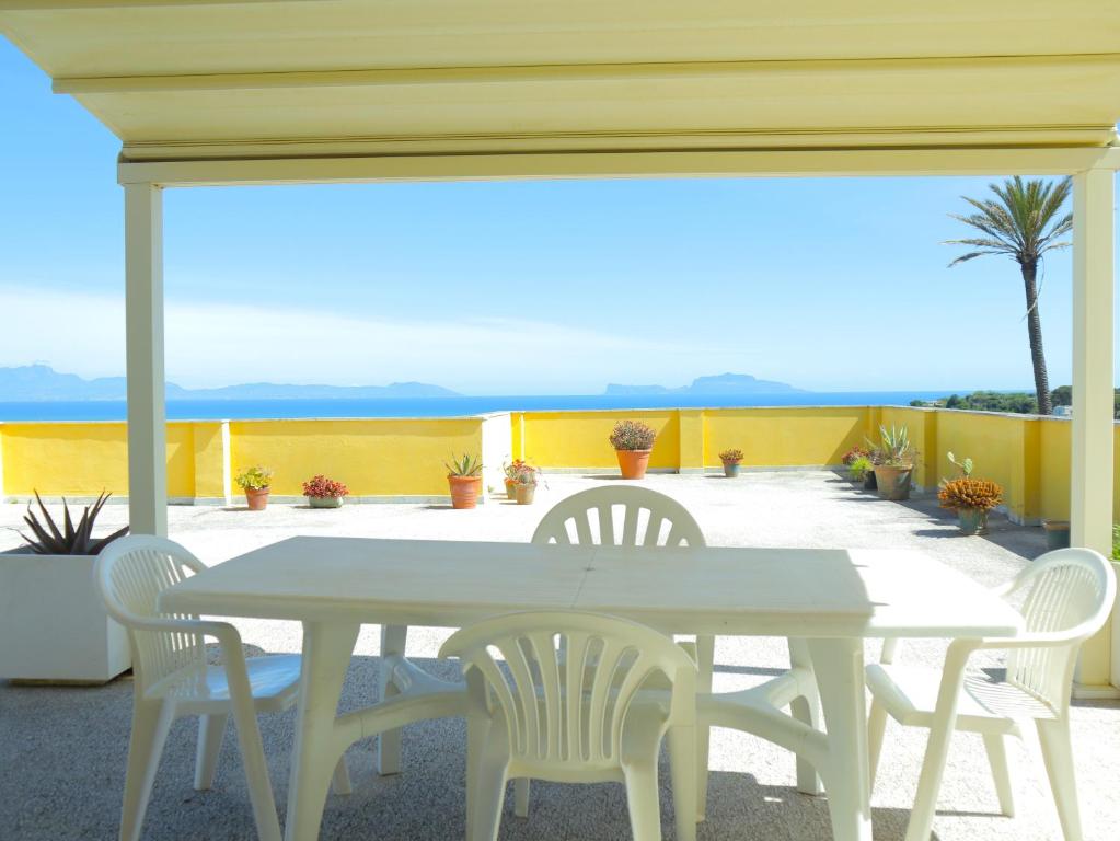A general sea view or a sea view taken from Az apartmant
