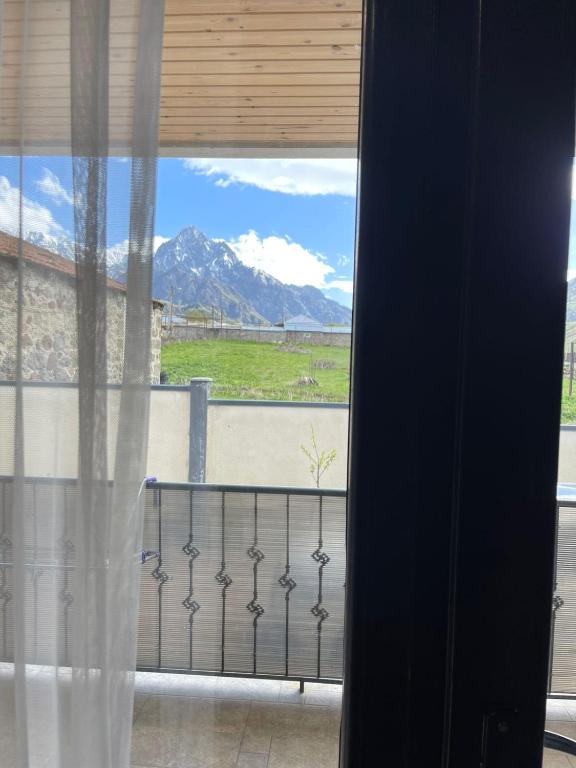 Vista general d'una muntanya o vistes d'una muntanya des de l'hostal o pensió