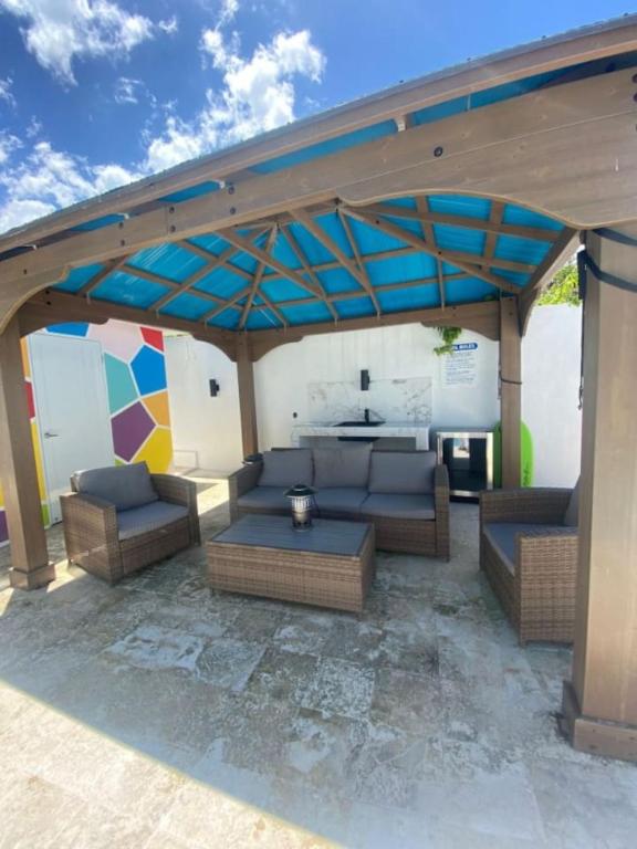 Patio nebo venkovní prostory v ubytování Sea Breeze Tunnel Hideaway 7