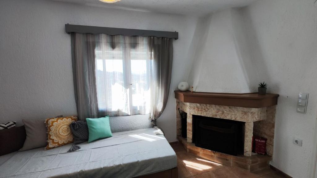 Postel nebo postele na pokoji v ubytování Evdoxia's Mochlos House