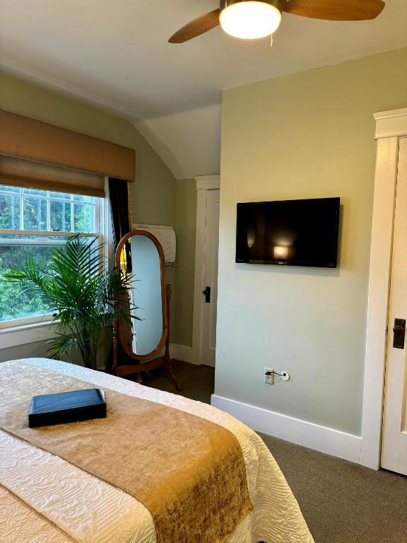 Bayberry Inn B&B and Oregon Wellness Retreat - Habitación Doble Con Vistas A La Montaña