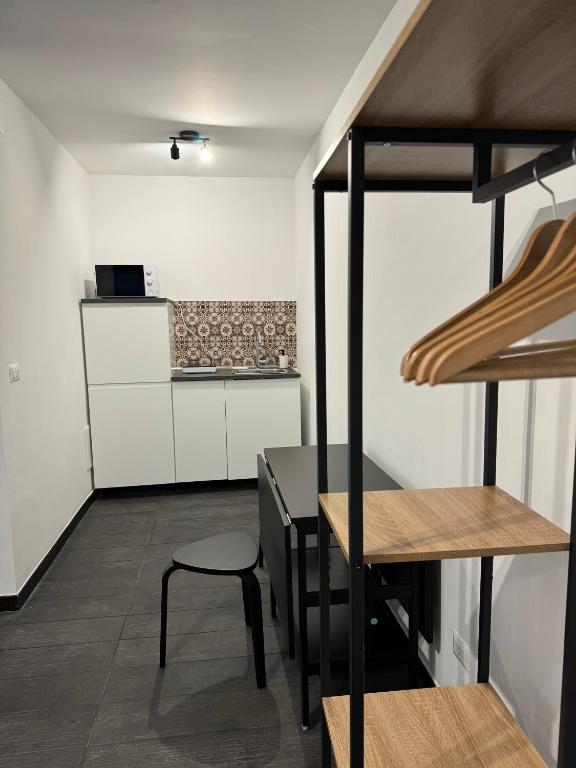 Black Room & Breakfast - 18