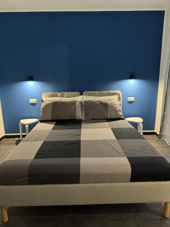 Black Room & Breakfast