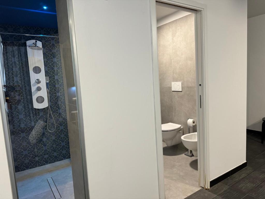 Black Room & Breakfast - 12