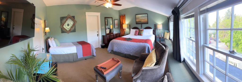 Bayberry Inn B&B and Oregon Wellness Retreat - Habitación Triple Con Baño Privado Externo