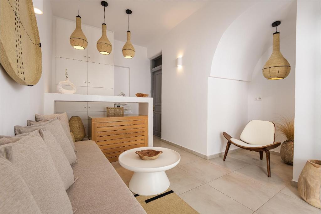 Posezení v ubytování Oneiro Luxury Suites-Adults Only