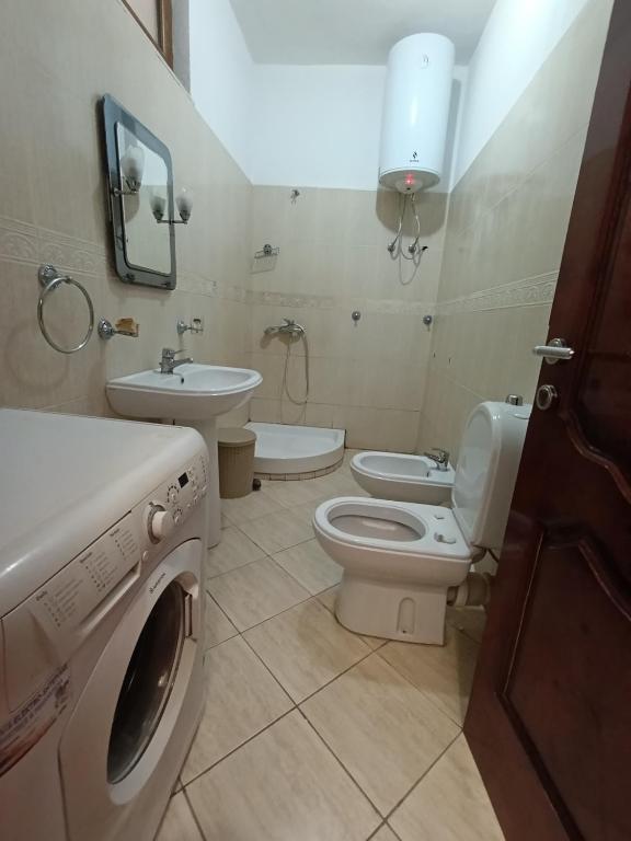 Koupelna v ubytování Hotel Mjeshtri