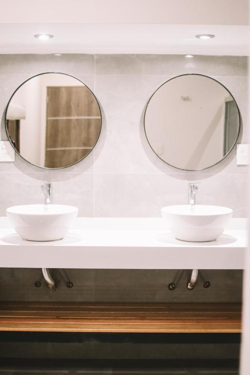 Koupelna v ubytování Catriel Suites