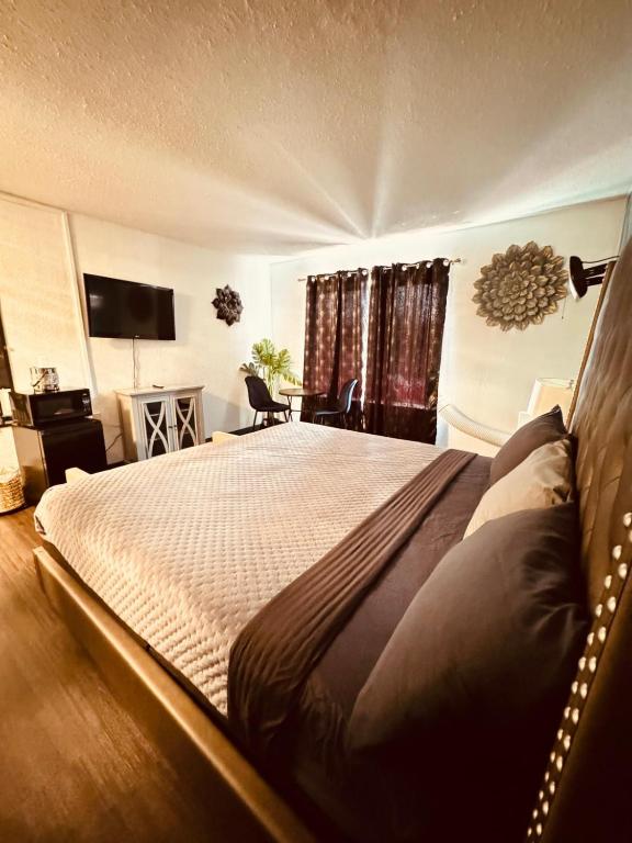 The Village Inn Hotel photo