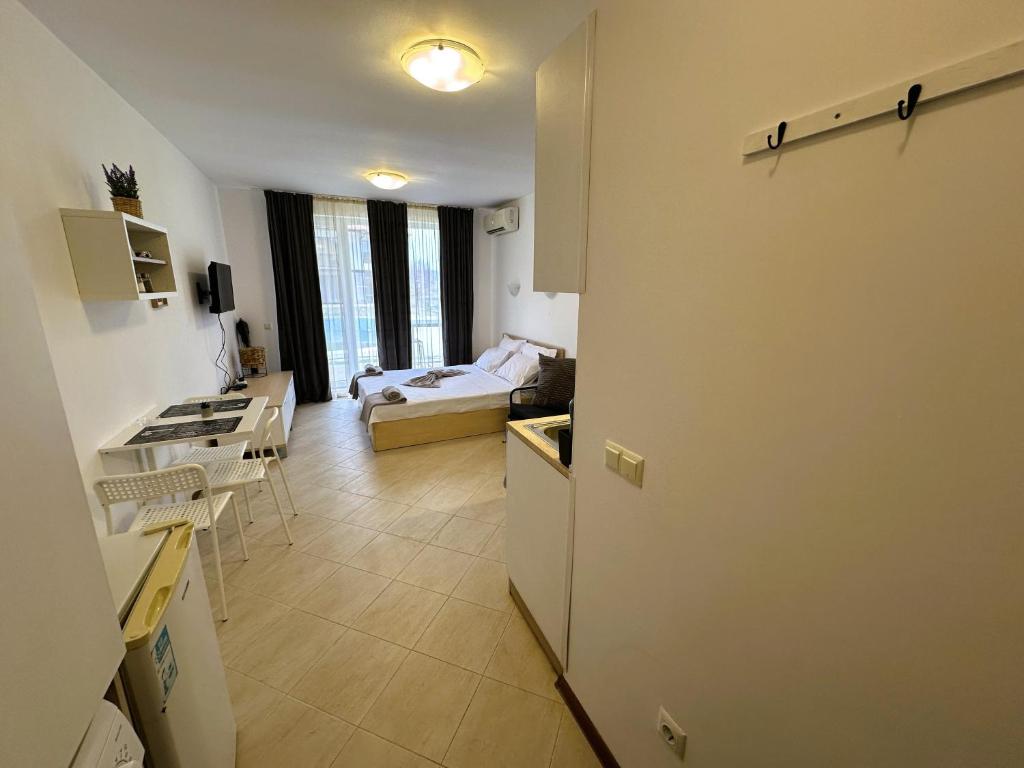 Postel nebo postele na pokoji v ubytování Donevi Studios